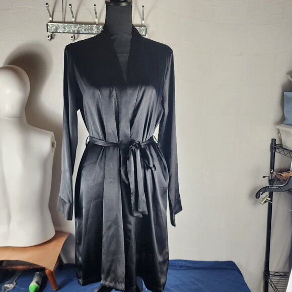 Apt. 9 Intimates Black Satin Feel Poly Long Sleeve Contrast Cuff Robe Size M - Picture 1 of 16